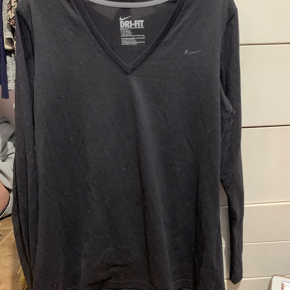black nike long sleeve.